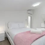 Ana's View, Cozy Apartment, Ac, Sea View & Parking