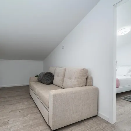 Ana's View, Cozy Apartment, Ac, Sea View & Parking Lägenhet *