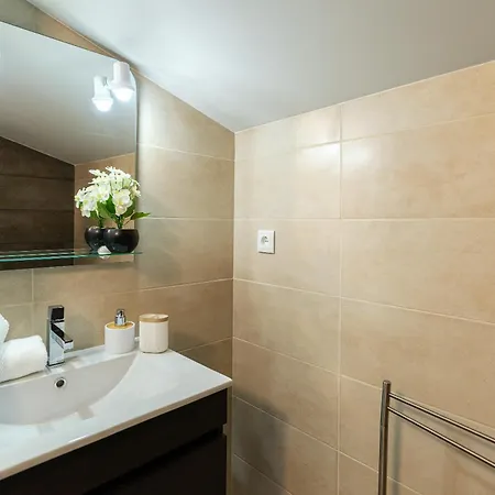 Ana's View, Cozy Apartment, Ac, Sea View & Parking * Arco da Calheta (Madeira)