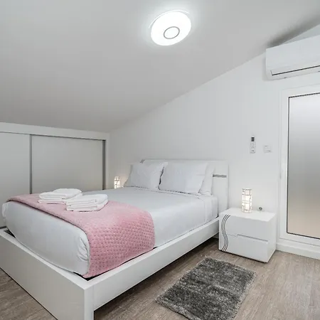 Ana's View, Cozy Apartment, Ac, Sea View & Parking