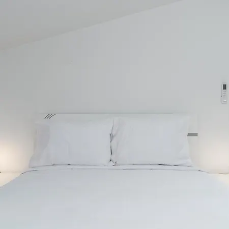 Daire Ana's View, Cozy Apartment, Ac, Sea View & Parking *
