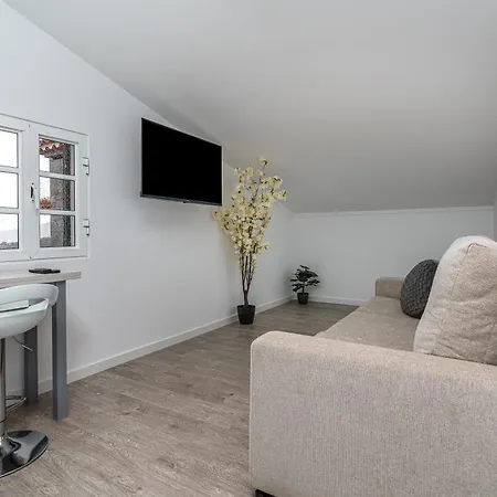 Ana's View, Cozy Apartment, Ac, Sea View & Parking * Arco da Calheta (Madeira)