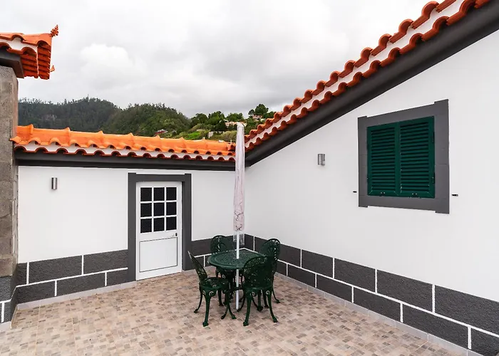 Ana's View, Cozy Apartment, Ac, Sea View & Parking Apartmán