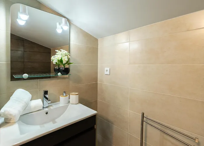 Ana's View, Cozy Apartment, Ac, Sea View & Parking * Arco da Calheta (Madeira)